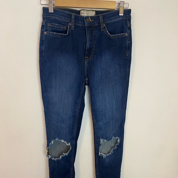Free People Busted Knee Dark Wash Skinny Jeans - Picture 7 of 11